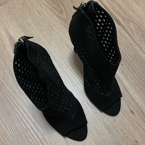 Zara Diamond-Cut Booties - Picture 2 of 6